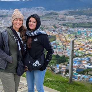 Cable car to el Paraiso, the city slum 13