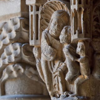 Visita al claustro del Monasterio de Sant Cugat 3