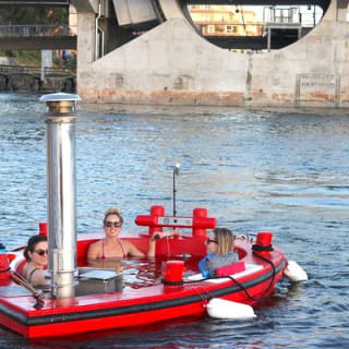 Hot Tub Boat Victoria 1