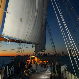 City Lights Harbor Sail auf dem Clipper City Tall Ship 3