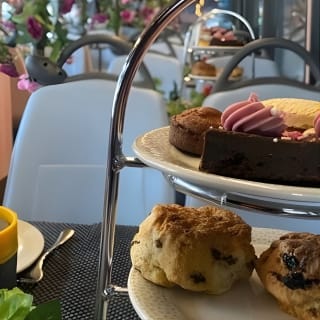 English Afternoon Tea Bus & Panoramic Tour of London- Lower Deck 4