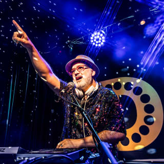 Der ultimative Disco Sunset Cruise - Sydney 5