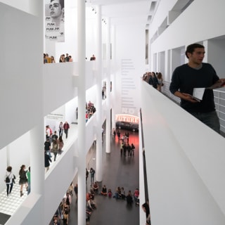 Visita el Museu d'Art Contemporani de Barcelona (MACBA) 5
