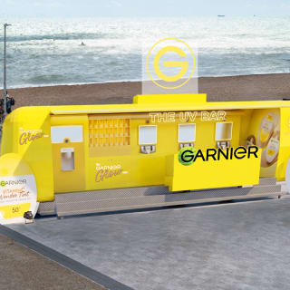 The Garnier Glow Tour: Salsa on Brighton Seafront 2