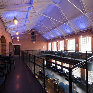 Tour della distilleria e biglietto per cocktail Bombay Sapphire 9