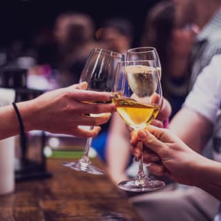 Fiesta del Vino de NY: ¡Degusta 100s de Vinos + Entretenimiento en Vivo, Comida, & Juegos Interactivos! 1