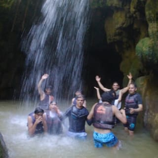 Bosque de la Vega Baja: Excursión Guiada a Cuevas + Cascada 1