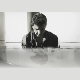 Robin Phillips sings & plays: Chet Baker 1