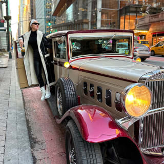 Midtown + Downtown Manhattan Vintage Car Tour 1