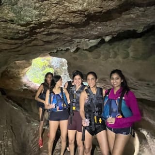 Bosque de la Vega Baja: Excursión Guiada a Cuevas + Cascada 10
