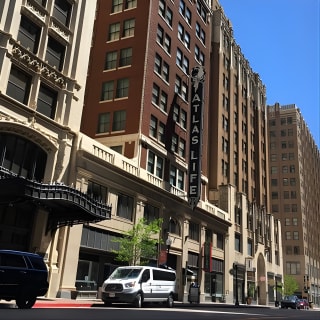 Tulsa Art Deco and Architecture with Expert Guide Walking Tour 4