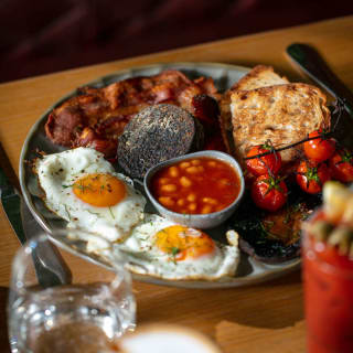 Bottomless Brunch mit Live-DJ 10