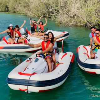Abu Dhabi: Rhino Rides Self-Drive Speedboat Tour 2