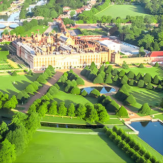 Hampton Court guided tour Full day and High Tea  5