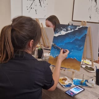 Sip & Paint / Malparty in München: Mal Dein eigenes Kunstwerk in einer echten Galerie 5