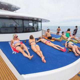 Outer Great Barrier Reef Full-Day Tour with Lunch 7