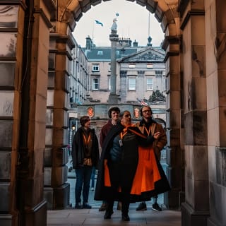 Small Group Ghost Tour incl. Underground Vaults & free drink in Megget's Cellar 2