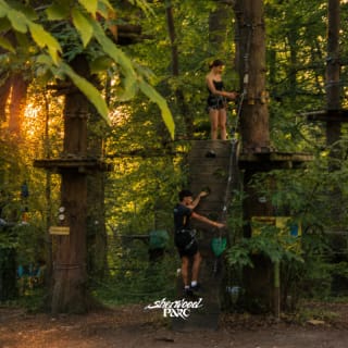 Avventura notturna a Sherwood Parc: arrampicata su rete e tiro con l'arco! 3
