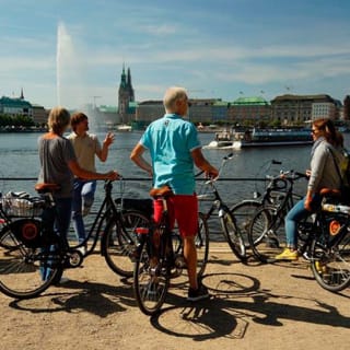 Tour guidato in bici per vedere i principali luoghi di interesse di Amburgo 2