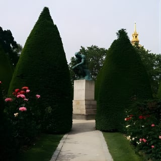 Private Eiffel Tower district walking tour with Rodin Museum 4
