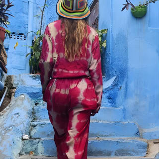 Walk in blue City 30