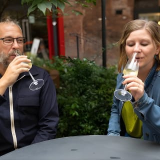 Relaxed walking wine tasting tour of Manchester's best wine spots 3