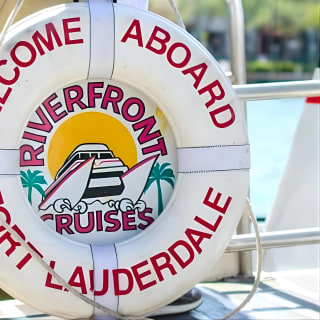 Venice of America Tour | Millionaire's Row | Complimentary Drinks 17
