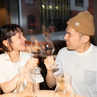 Relaxed walking wine tasting tour of Manchester's best wine spots 1