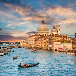 Venice: Classic Gondola Ride 31