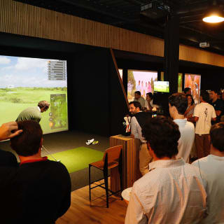 2 Stunden Auf Einem Golfsimulator Für 4 + Bier 3