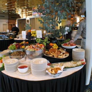San Diego Champagne Brunch Cruise: Luxurious culinary experience 4