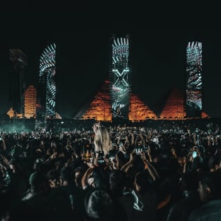 Shakira Live At the Pyramids Of Giza 4