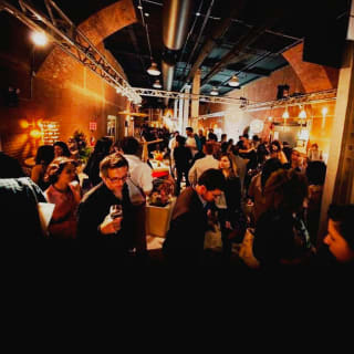 Fiesta del Vino de NY: ¡Degusta 100s de Vinos + Entretenimiento en Vivo, Comida, & Juegos Interactivos! 3