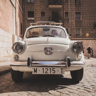 ¡Convoy tour en un Seat 600 con tapeo por Madrid! 1