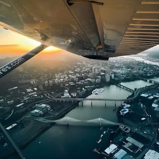 Airplane Flight Tour over Portland, Oregon 1