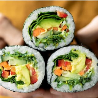 Sushi enrollado a mano - Houston 1