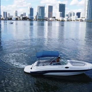26Ft Miami Private Boat Tour for 11 ppl, 2 & 4 Hrs Free Champagne 5