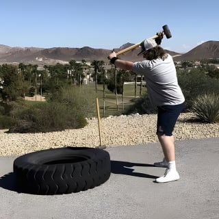 Outdoor-Obstacle-Kurs mit malerischer Las Vegas Skyline in Henderson 29