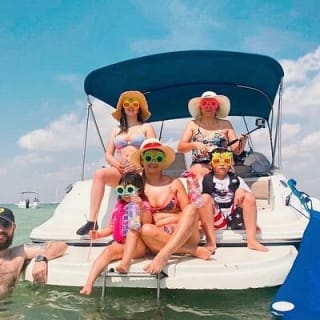 26Ft Miami Private Boat Tour for 11 ppl, 2 & 4 Hrs Free Champagne 11