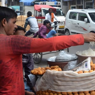 Tour gastronómico de medio día con paseo en ciclo Rickshaw en Masterji Kee Haveli 17