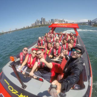Oz Jet Boating: 30-minütige Shark Attack Thrill Ride 2