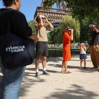 The Symbol of Paris: Virtual Reality Guided Tour at the Foot of the Eiffel Tower 11