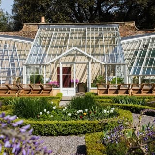 Garden history tour at Fulham Palace 4