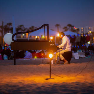 Live-to-Headphones 'Silent' Piano Experience 2