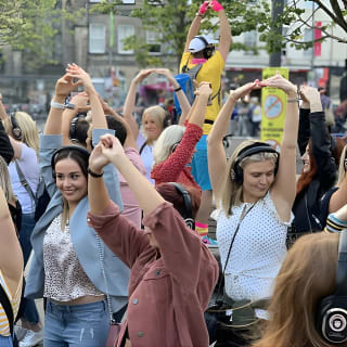 Una aventura de discoteca silenciosa en Cardiff 4