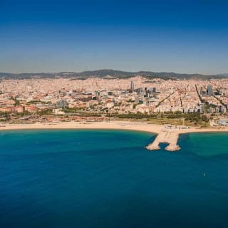 Barcelona: vuelo en helicóptero y traslado en barco desde el helipuerto 5
