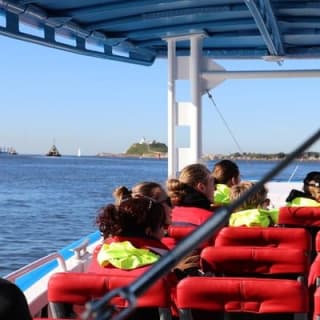 Hunter Coastal Adventure Tour en barco desde Newcastle 2