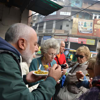 Tour gastronómico de medio día con paseo en ciclo Rickshaw en Masterji Kee Haveli 19