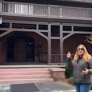 History and Architecture Walking Tour  7