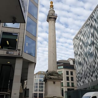 Roman Ruins to Blitz Bombings: A Walking Tour of London's Fiery History 4